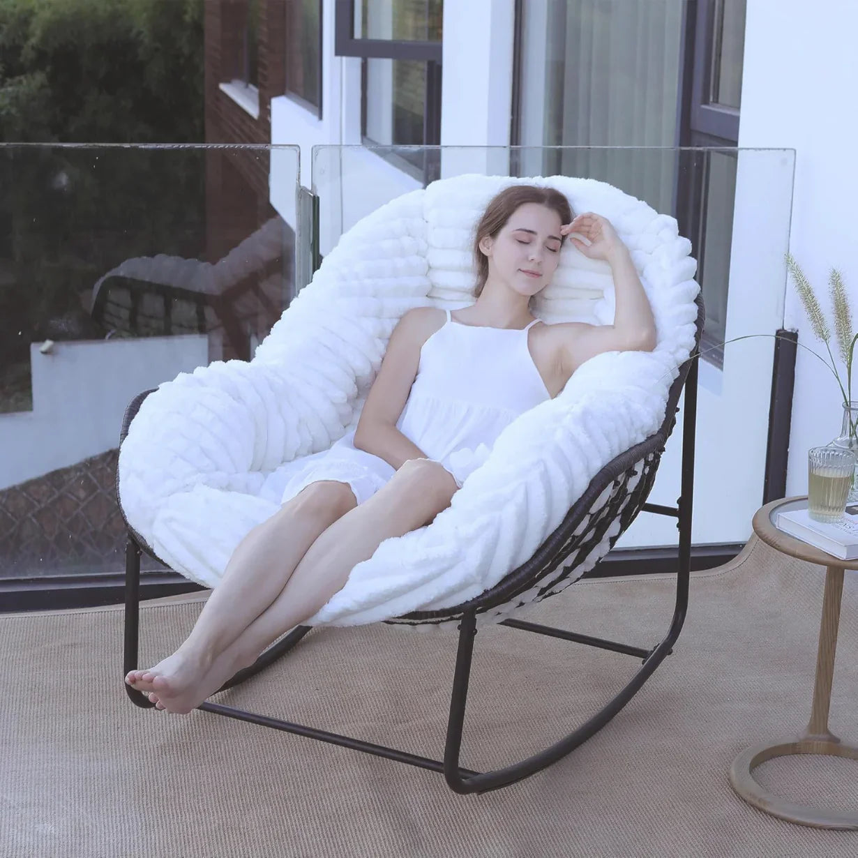 Hugsy Rocking Chair Black